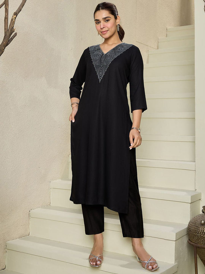 Indo Era Geometric Embroidered V Neck Pure Cotton Kurta