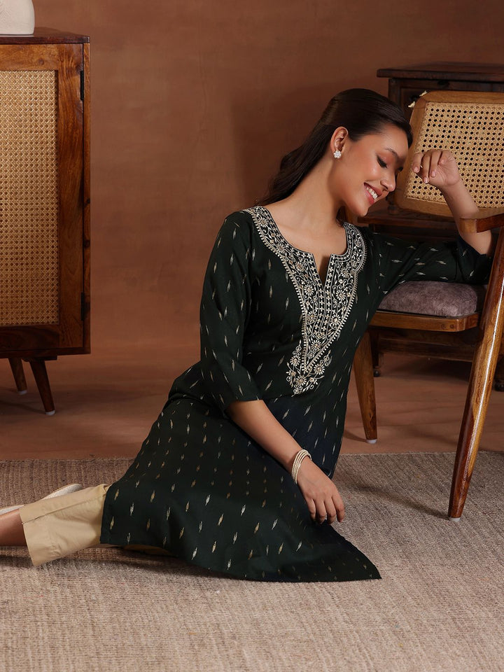 Libas Thread Work Embroidered Ethnic Motifs Straight Kurta