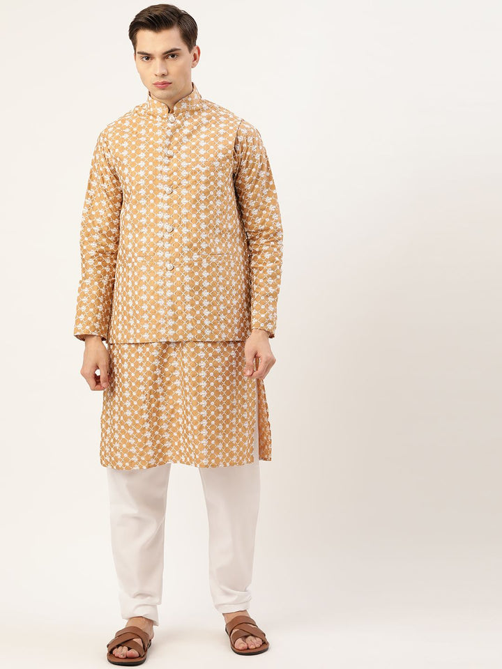 SOJANYA Kurta Sulam Bunga Emas & Putih Lelaki dengan Jaket Churidar & Nehru