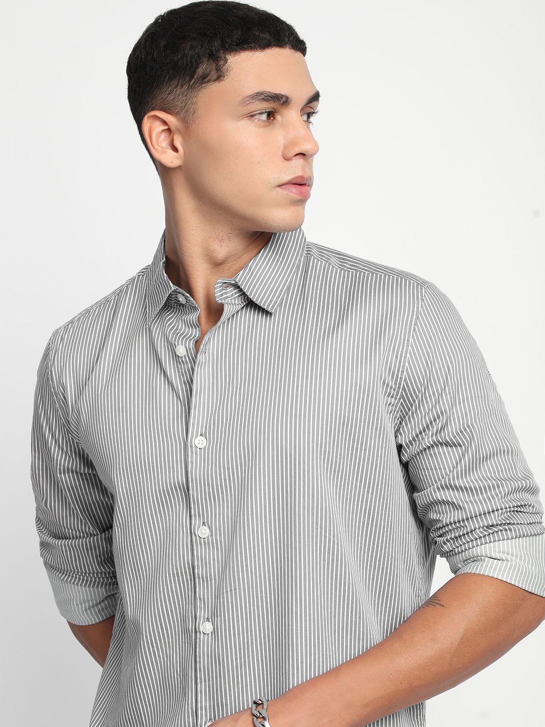 THE BEAR HOUSE Men Slim Fit Opaque Striped Casual Shirt