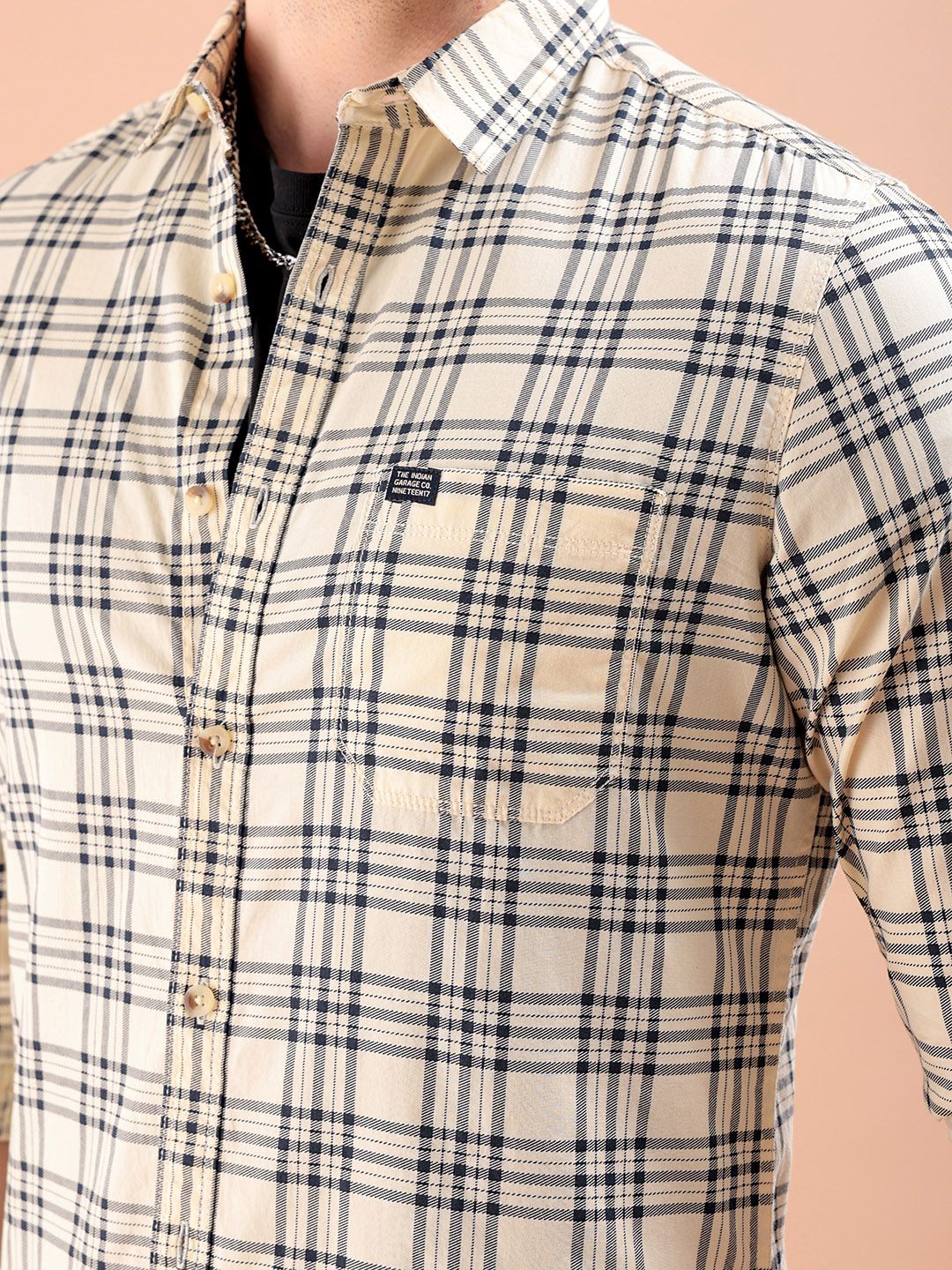 The Indian Garage Co Men Cream-Coloured & Black Slim Fit Checked Casual Shirt