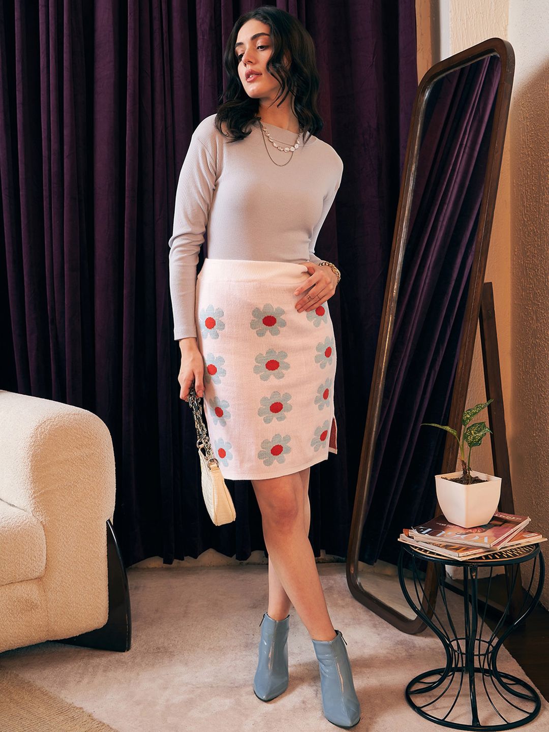 Berrylush White Floral Self Design Acrylic Straight Skirt