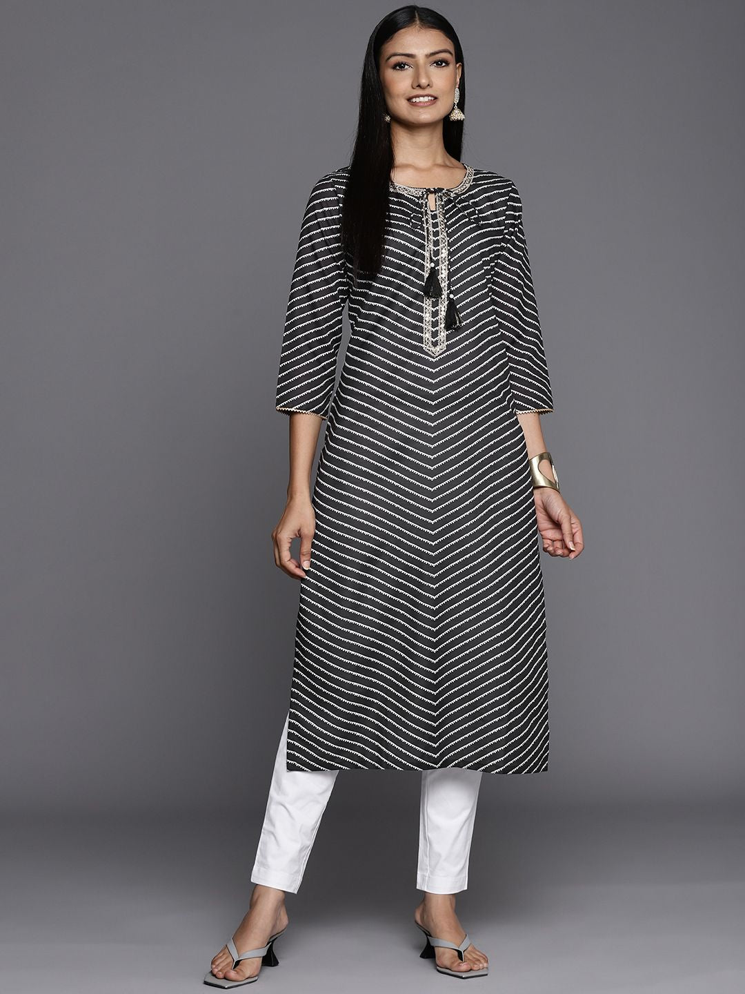 Varanga Women Black & White Striped Kurta