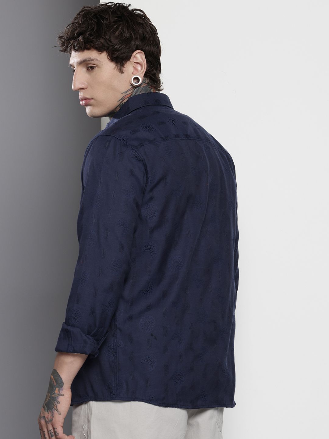 The Indian Garage Co Men Regular Fit Textured Butta Dobby Shirt
