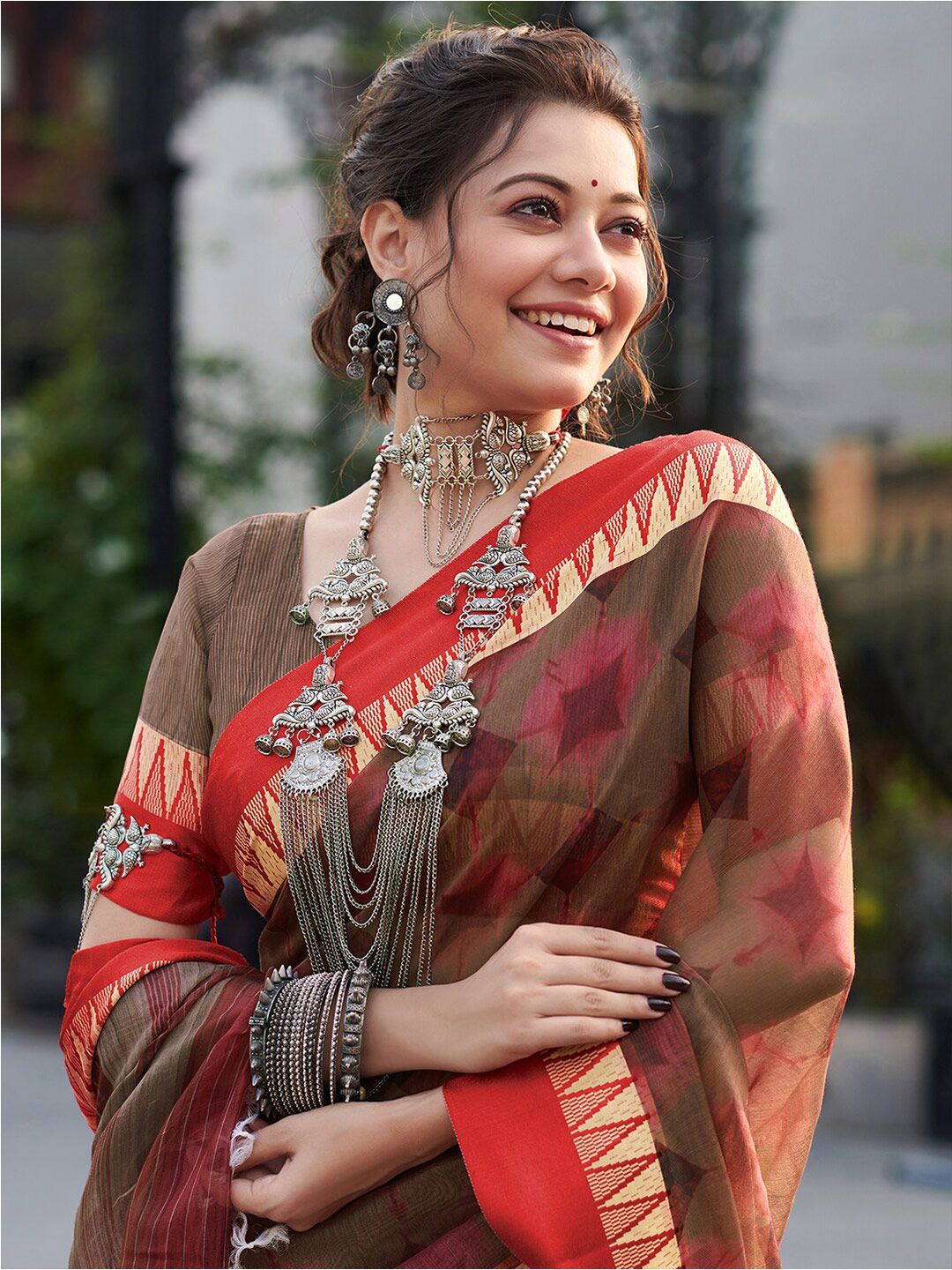 Saree mall Brown & Red Geometric Printed Sarees