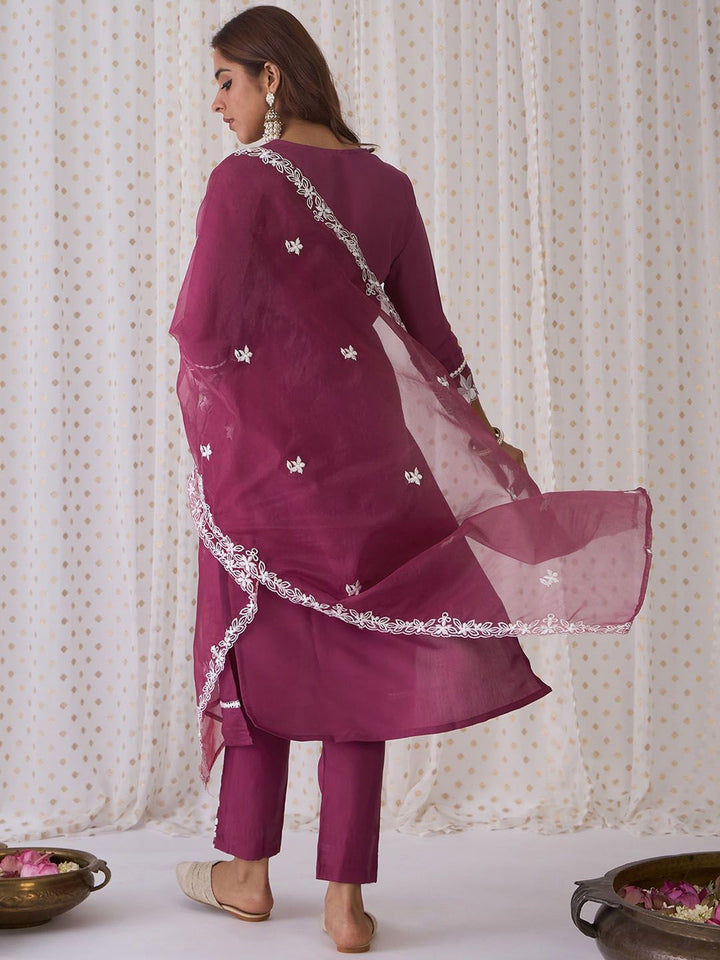 Indo Era Floral Embroidered V-Neck Thread Work Straight Kurta with Trousers & Dupatta