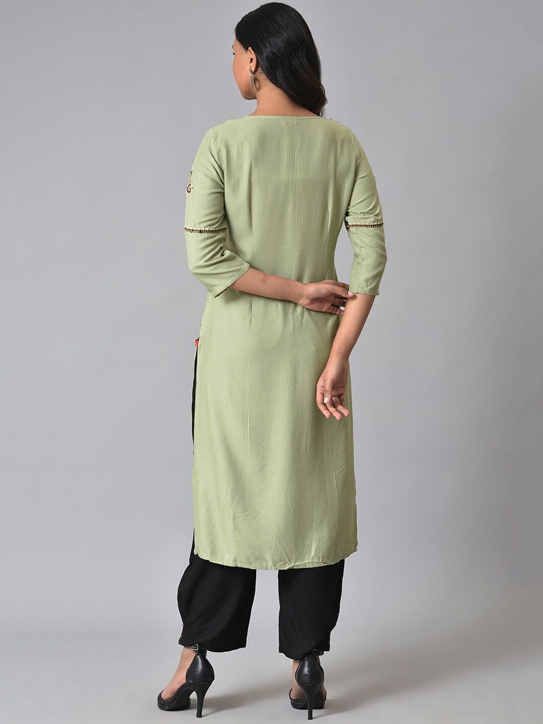 W Ethnic Motifs Printed Thread Work Straight Kurta with Trousers
