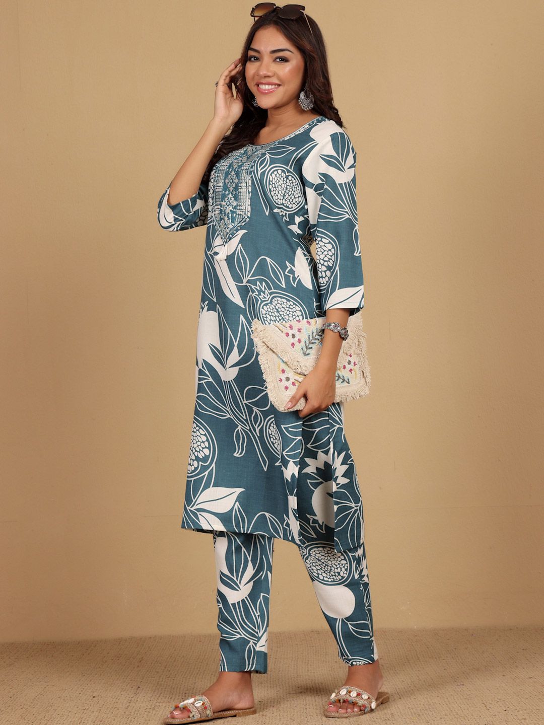 Varanga Floral Printed Round Neck Thread Work Straight Kurta With Trousers