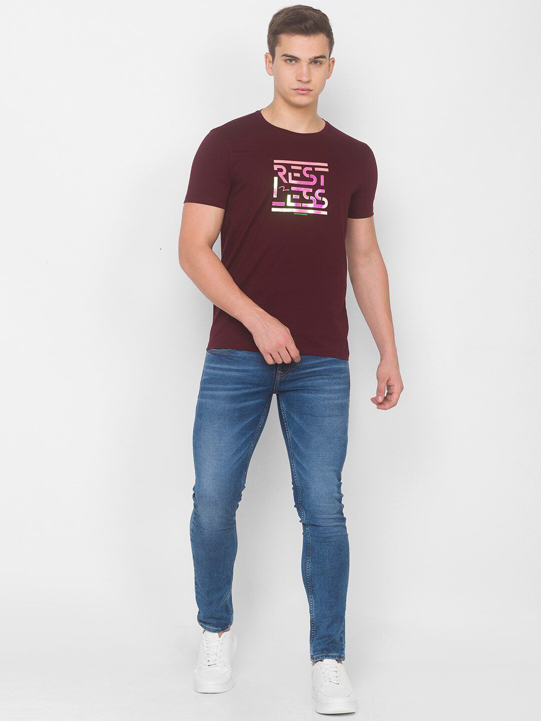 SPYKAR Men Red Typography Printed Applique Slim Fit T-shirt