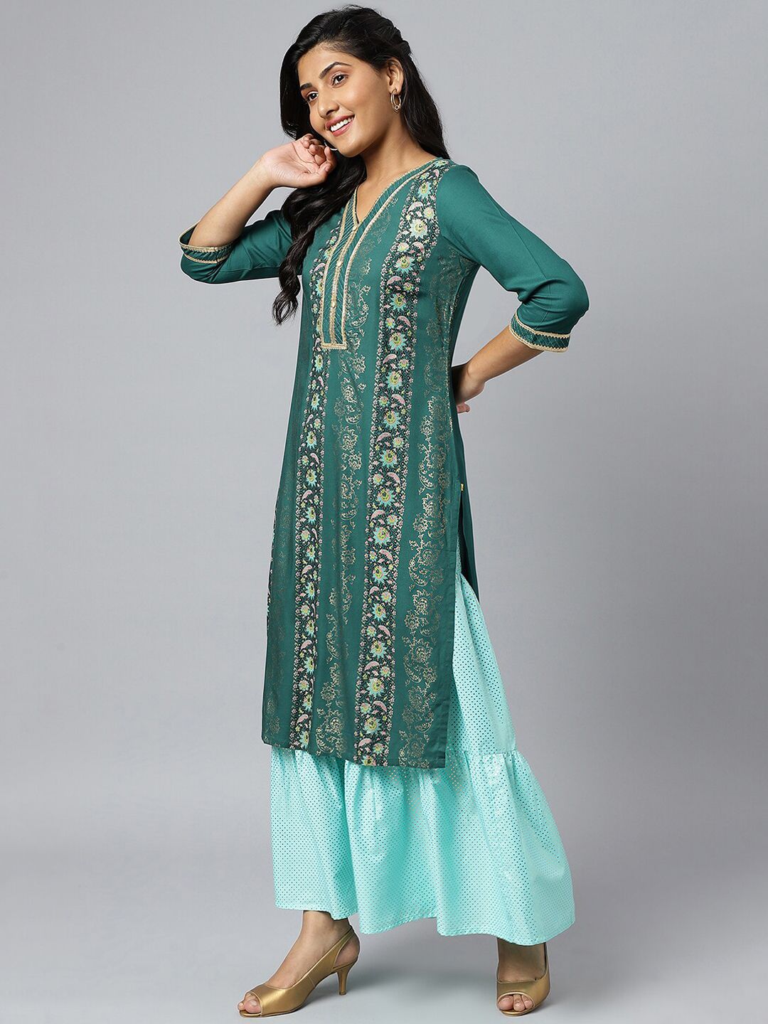 Aurelia Women Green Floral Foil Print Ethnic Liva Kurta