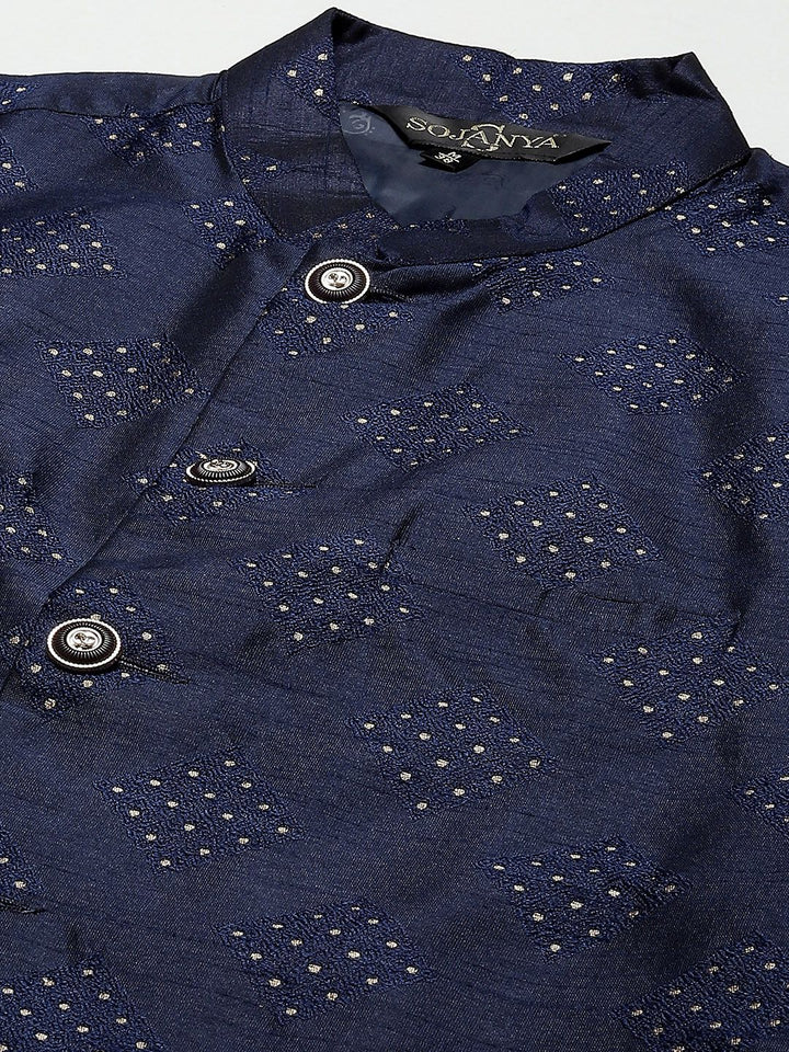 SOJANYA Kurta Rekaan Tenunan Lelaki dengan Churidar dengan Jaket Nehru