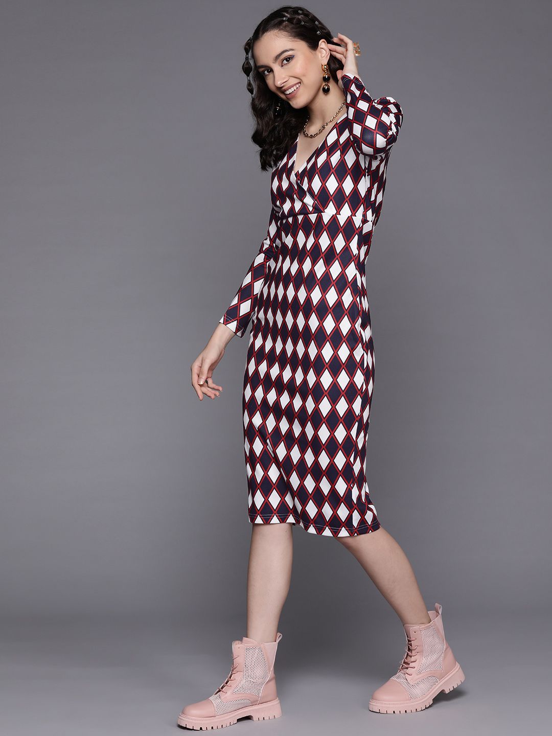 SASSAFRAS Women Navy Blue & White Printed Bodycon Midi Dress