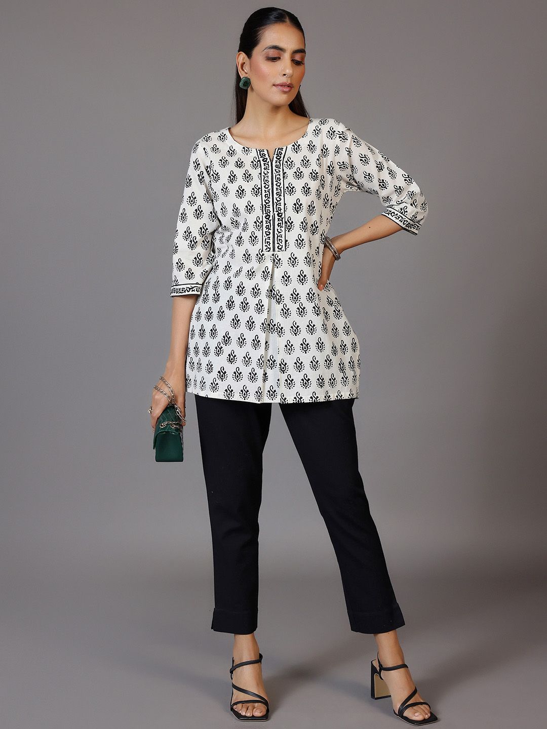 Libas Paisley Printed Round Neck Three-Quarter Sleeves Pure Cotton Kurti