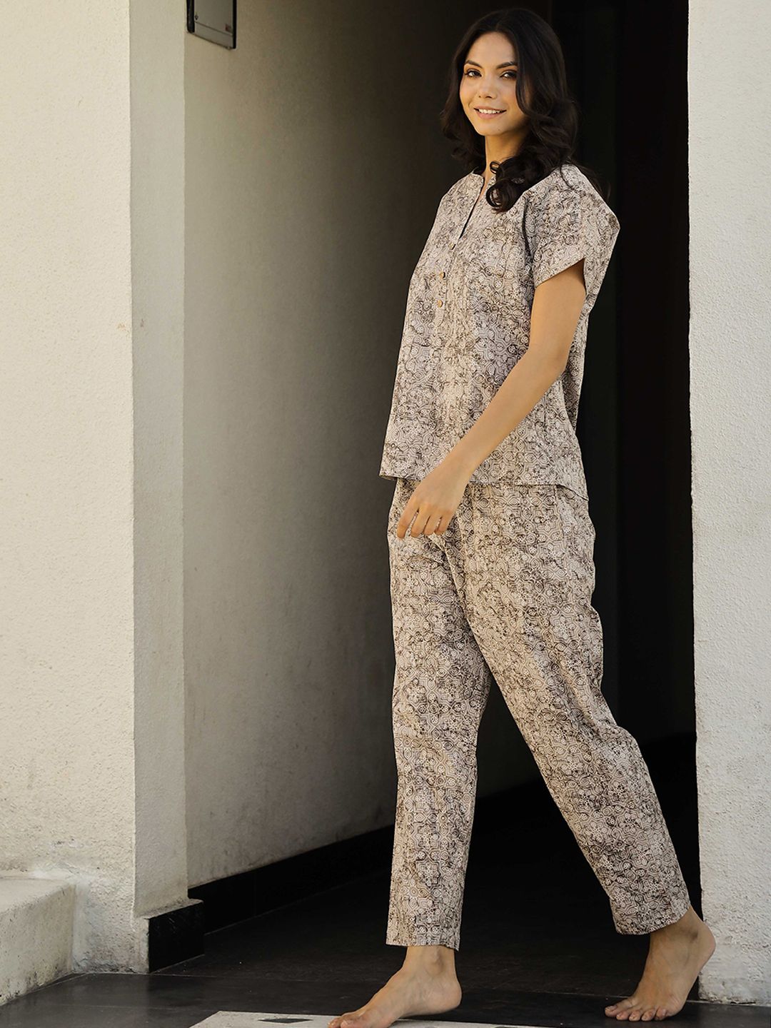 SANSKRUTIHOMES Women Printed Pure Cotton Night suit