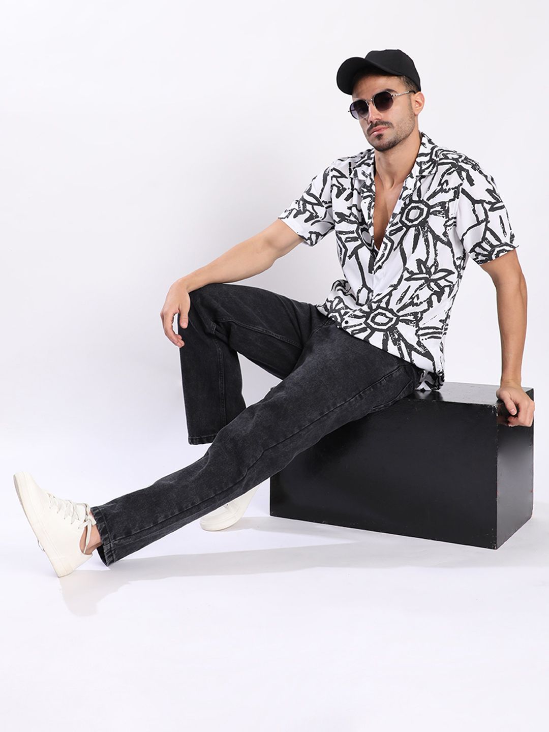 Bene Kleed Men Abstract Printed Cuban Collar Casual Shirt
