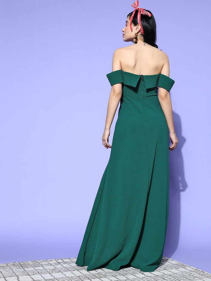Berrylush Women Gorgeous Green Solid Elevated Gown