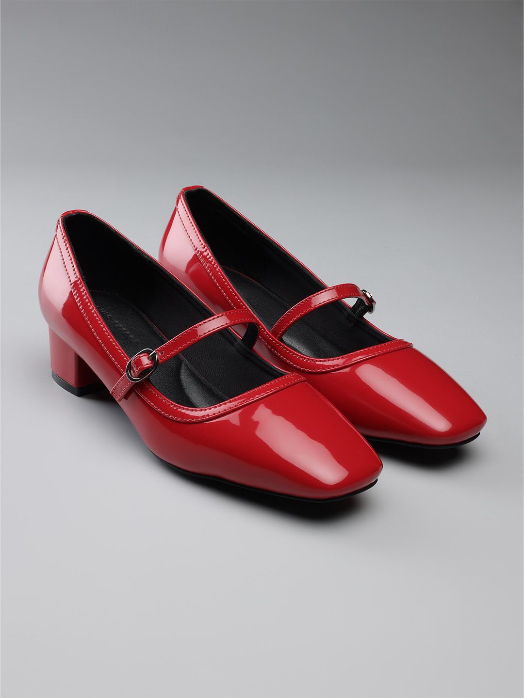 Lino Perros Solid Block Heel Pumps