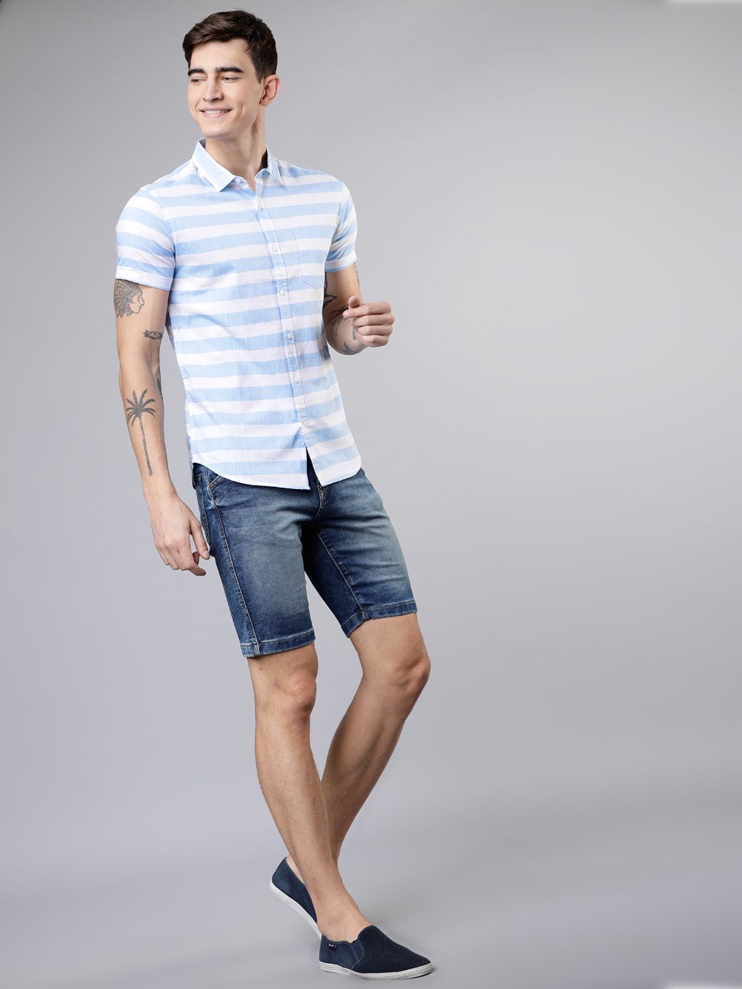 HIGHLANDER Men White & Blue Slim Fit Striped Casual Shirt