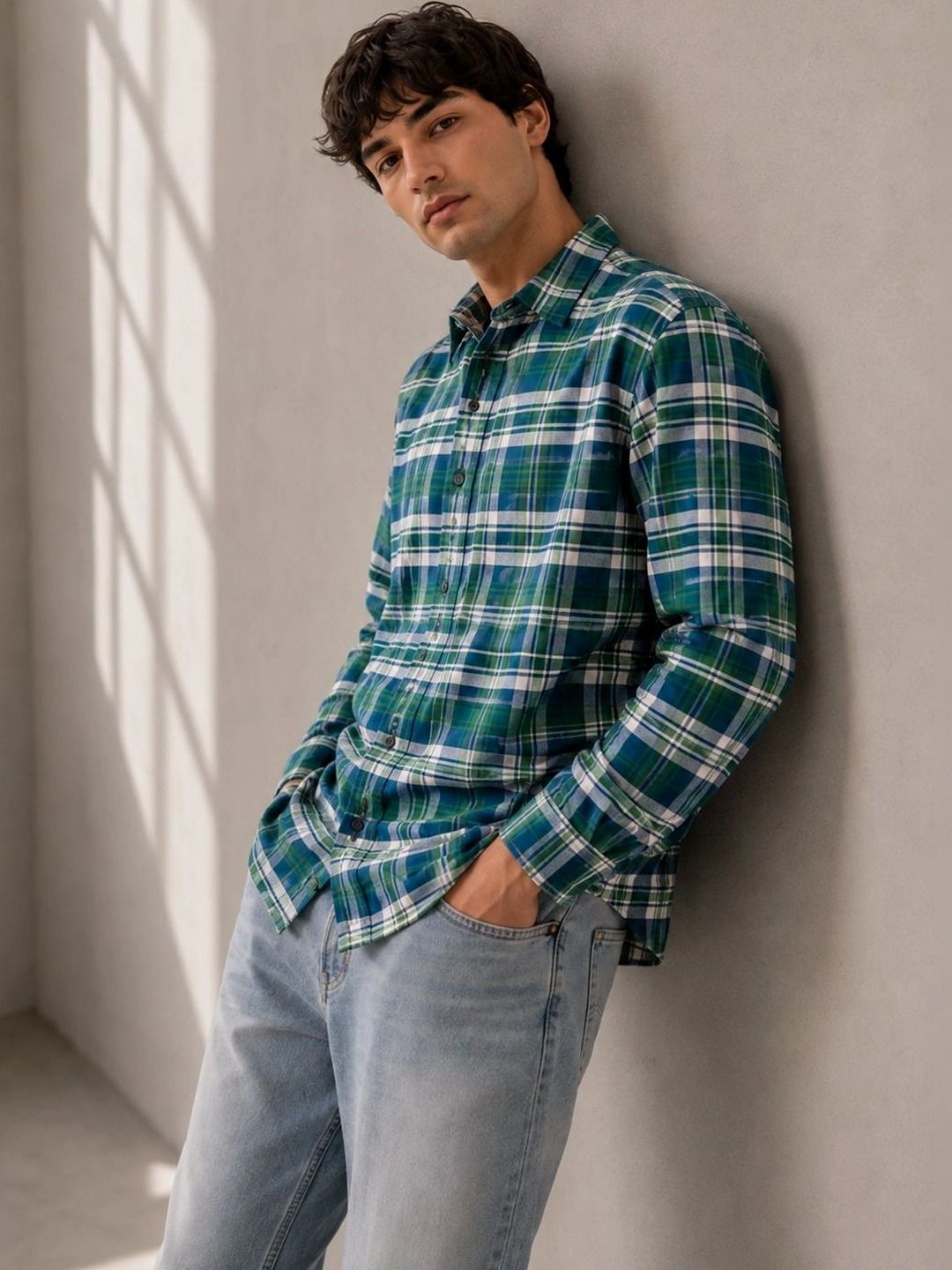 Eszett Checked Long Sleeves Spread Collar Pure Cotton Regular Fit Casual Shirt
