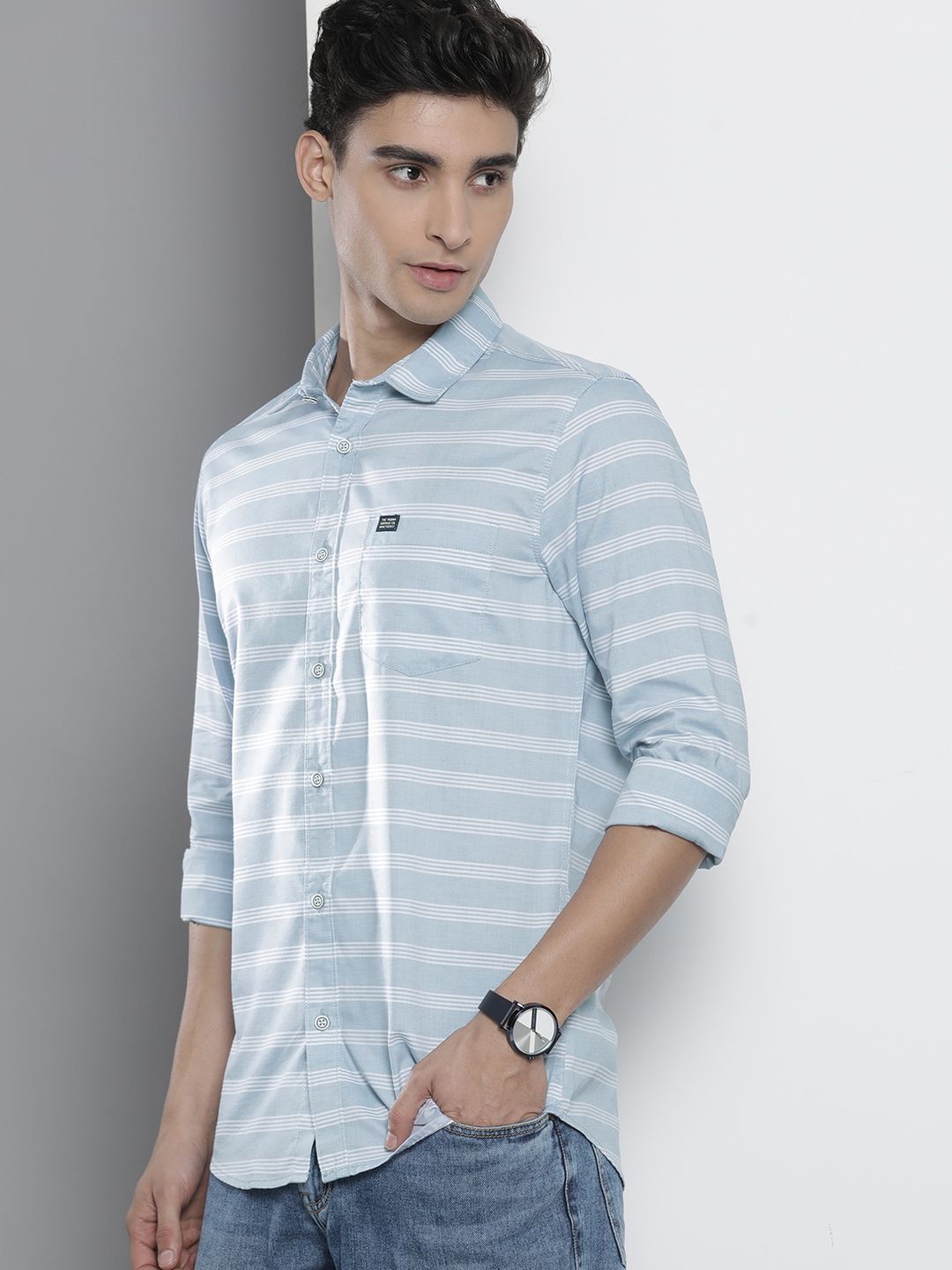 The Indian Garage Co Men Blue & White Classic Slim Fit Striped Casual Shirt