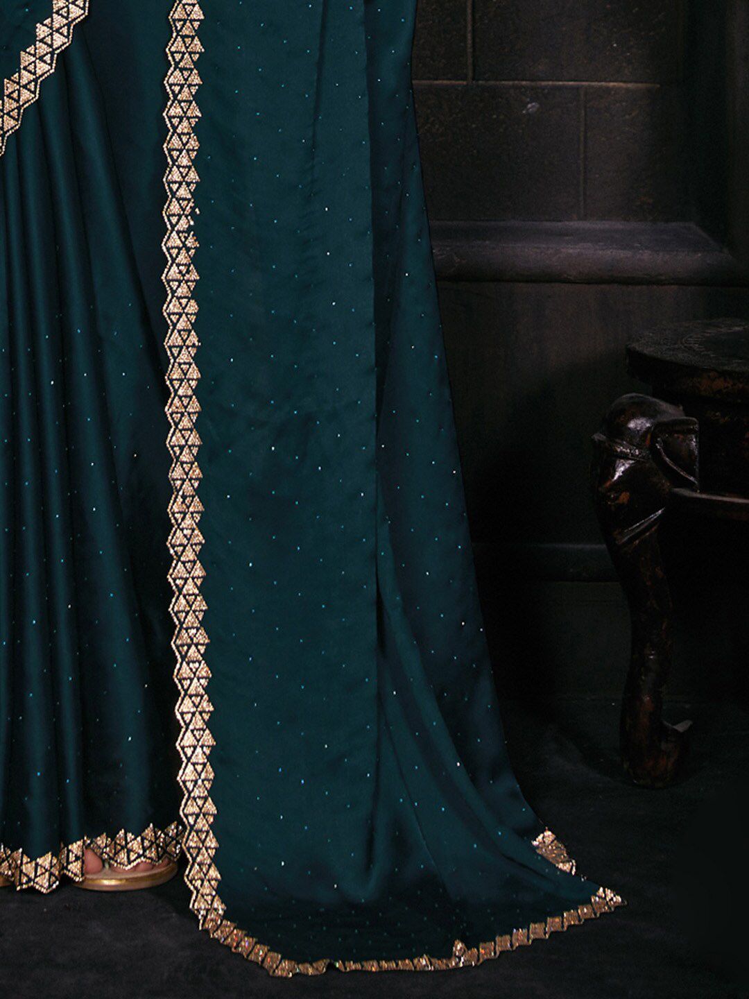 Saree mall Embellished Border Beads and Stones Satin Saree