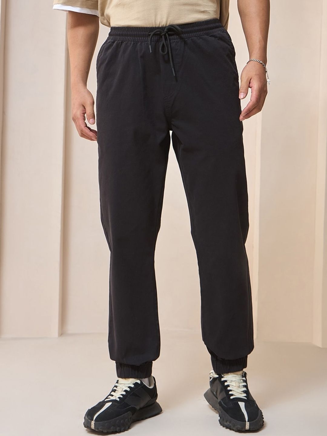 Bewakoof Men Mid-Rise Jogger