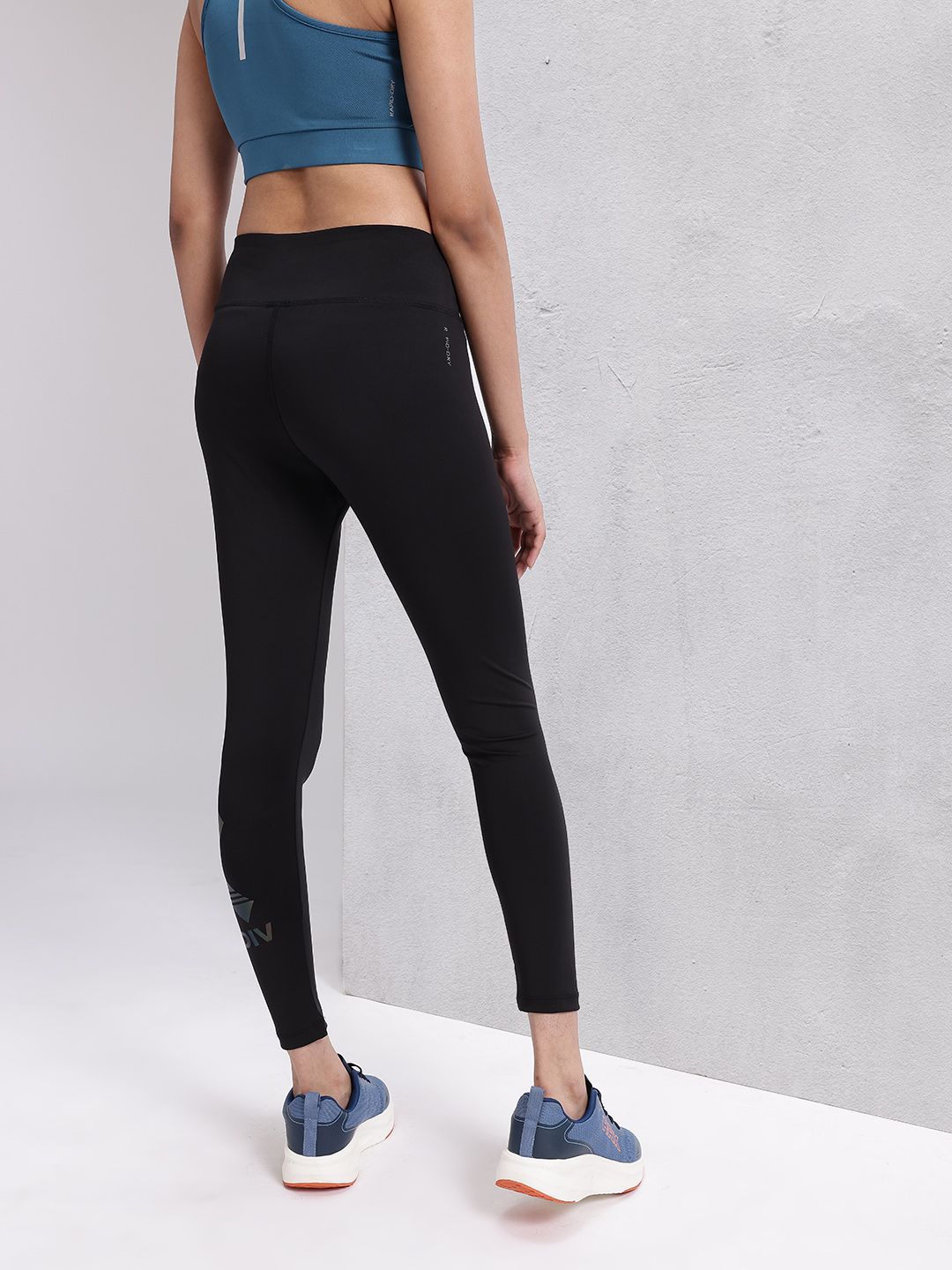 HRX by Hrithik Roshan Women Cropped Rapid-Dry Training Tights