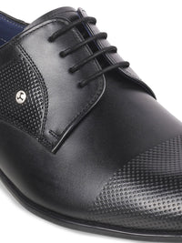 Mochi Men Black Textured Leather Formal Derbys