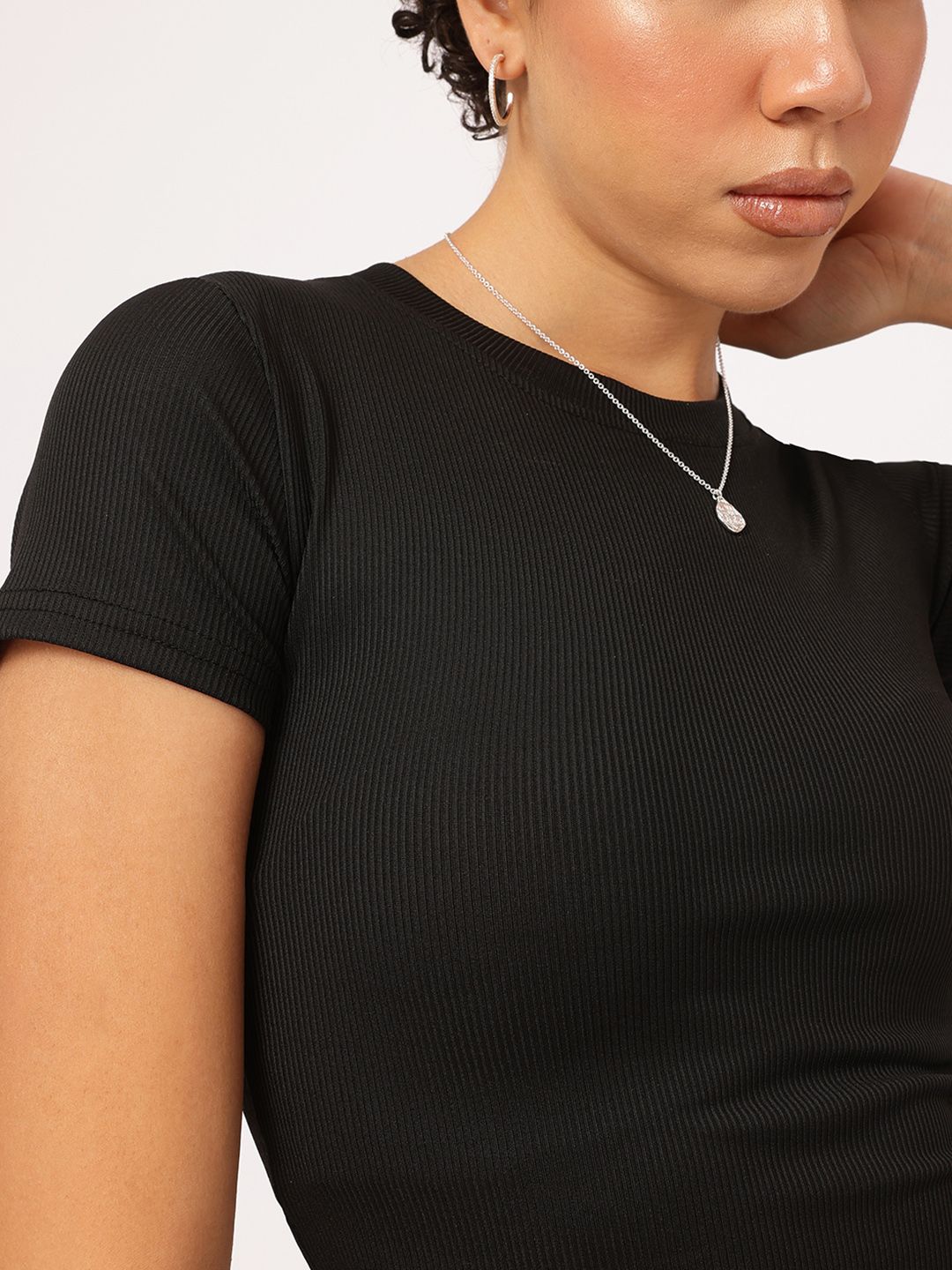 DressBerry Modern Minimalist Ribbed Crop Top