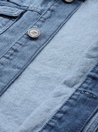 Kampus Sutra Lelaki Membasuh Jaket Denim Berkerudung