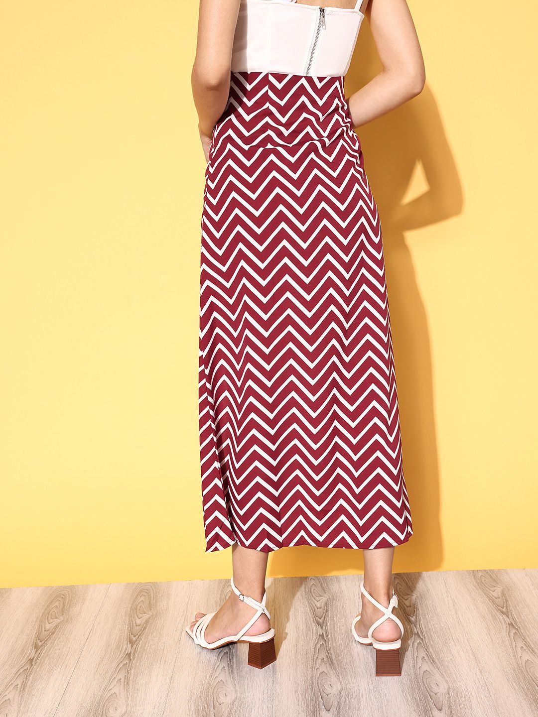 Berrylush Classy Maroon Geometric Roman Column Skirt
