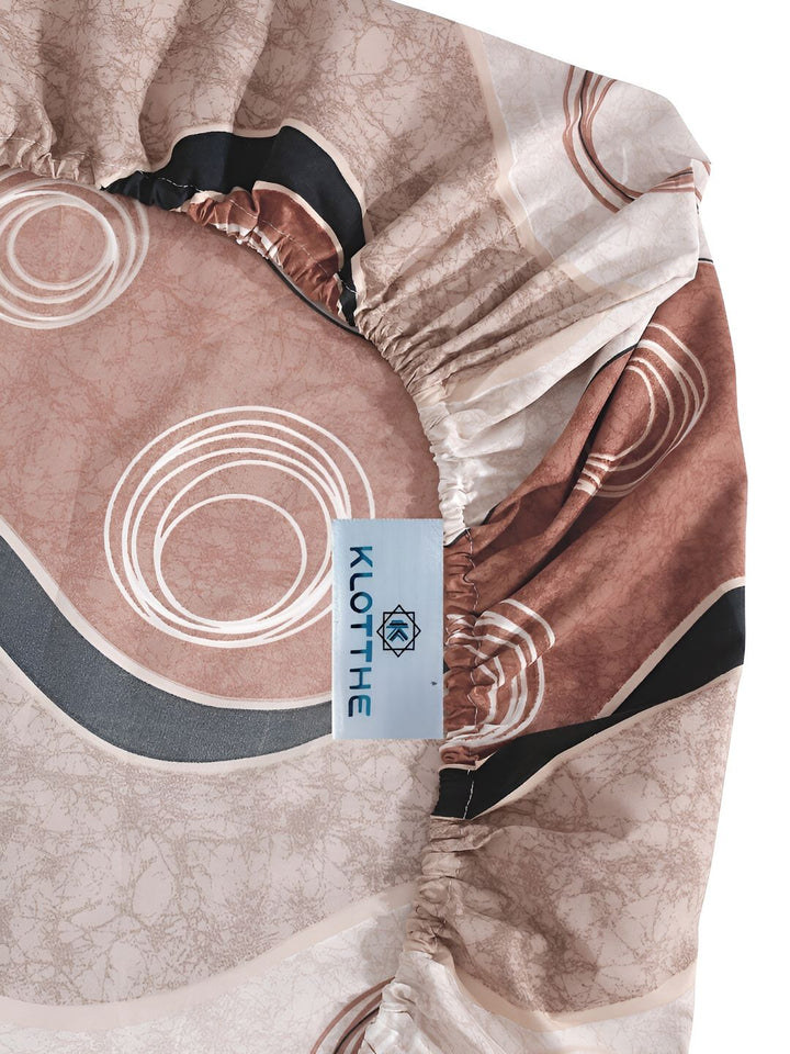 KLOTTHE Brown & Cream Geometric Printed 300 TC Fitted King Bedsheet With 2 Pillow Cover