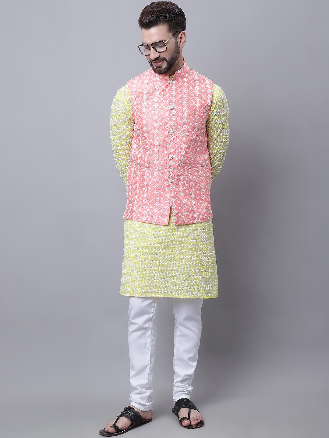 SOJANYA Men Floral Embroidered Pure Cotton Kurta With Pyjamas & Nehru Jacket
