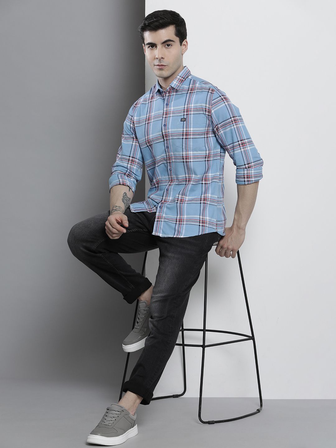 The Indian Garage Co Men Regular Fit Checked Casual Shirt