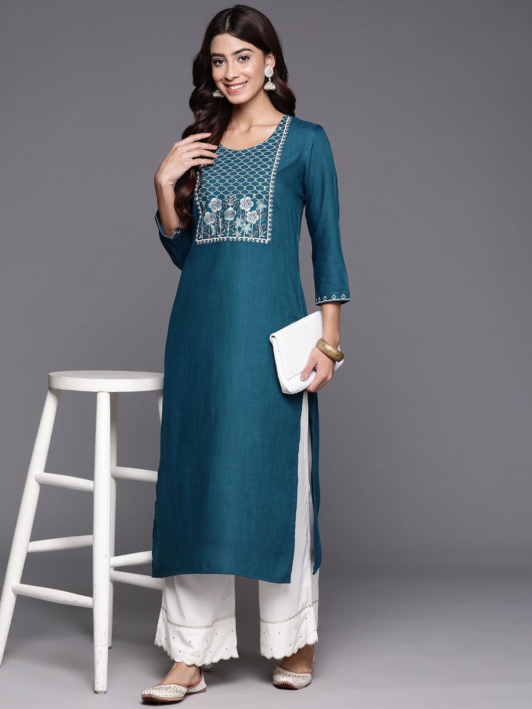 Varanga Wanita Reka Bentuk Reka Bentuk Floral Sequinned Kurta