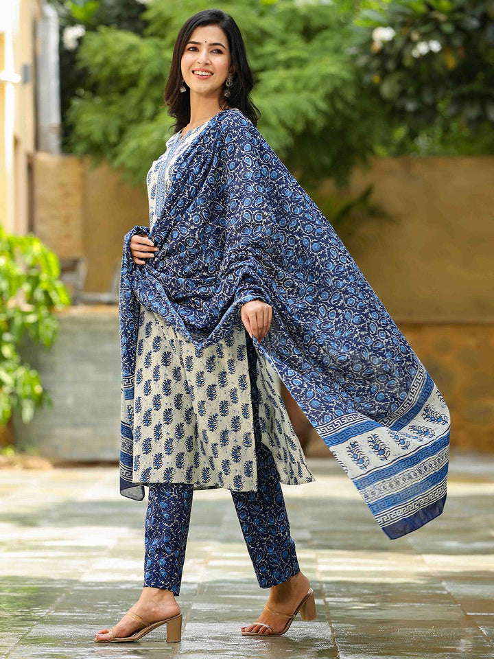 KALINI Floral Printed Gotta Patti Kurta & Trousers With Dupatta