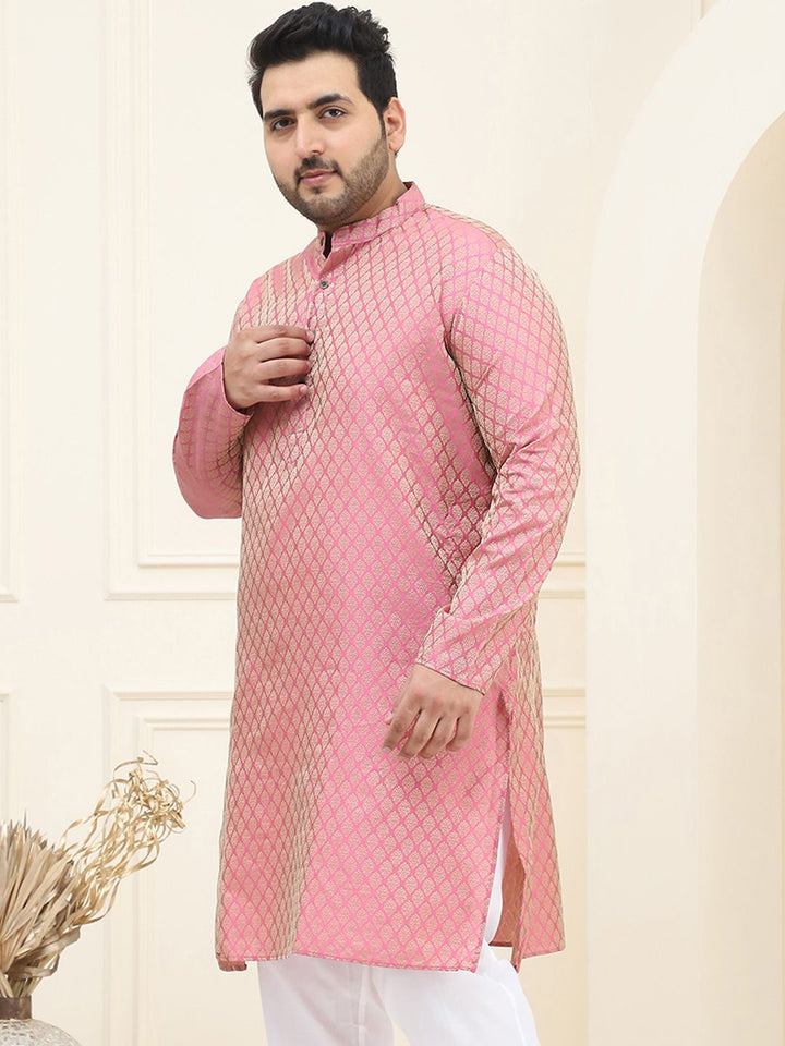 SOJANYA PLUS Men Pink & Golden Jacquard Silk Woven Design Kurta Lurus