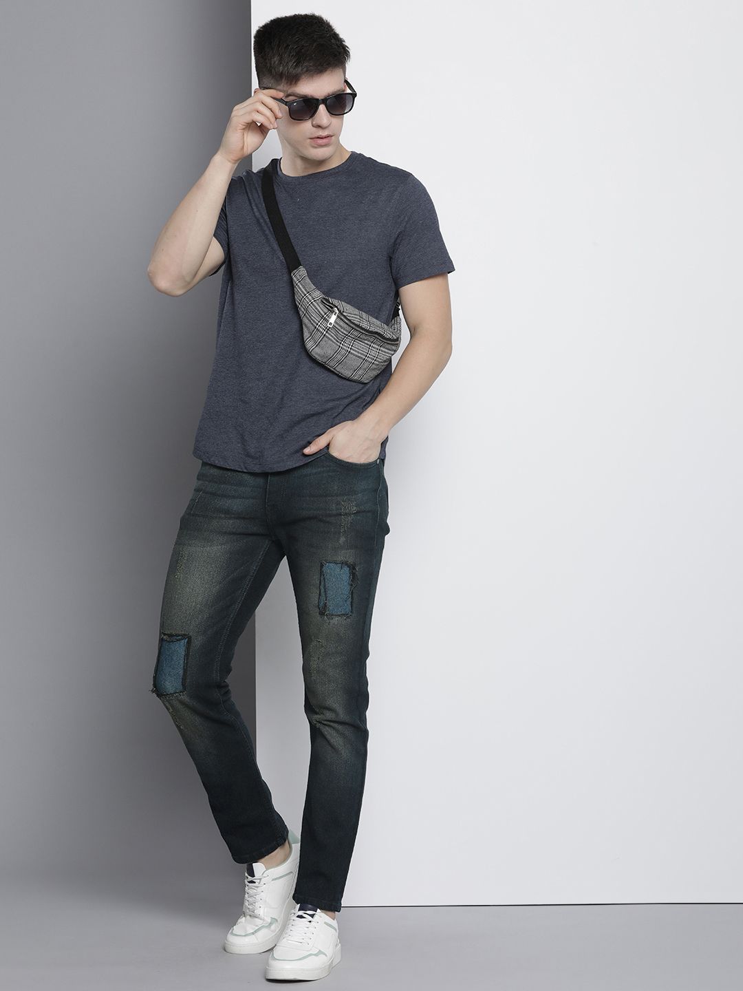 The Indian Garage Co Men Slim Fit Mildly Distressed Light Fade Applique Jeans