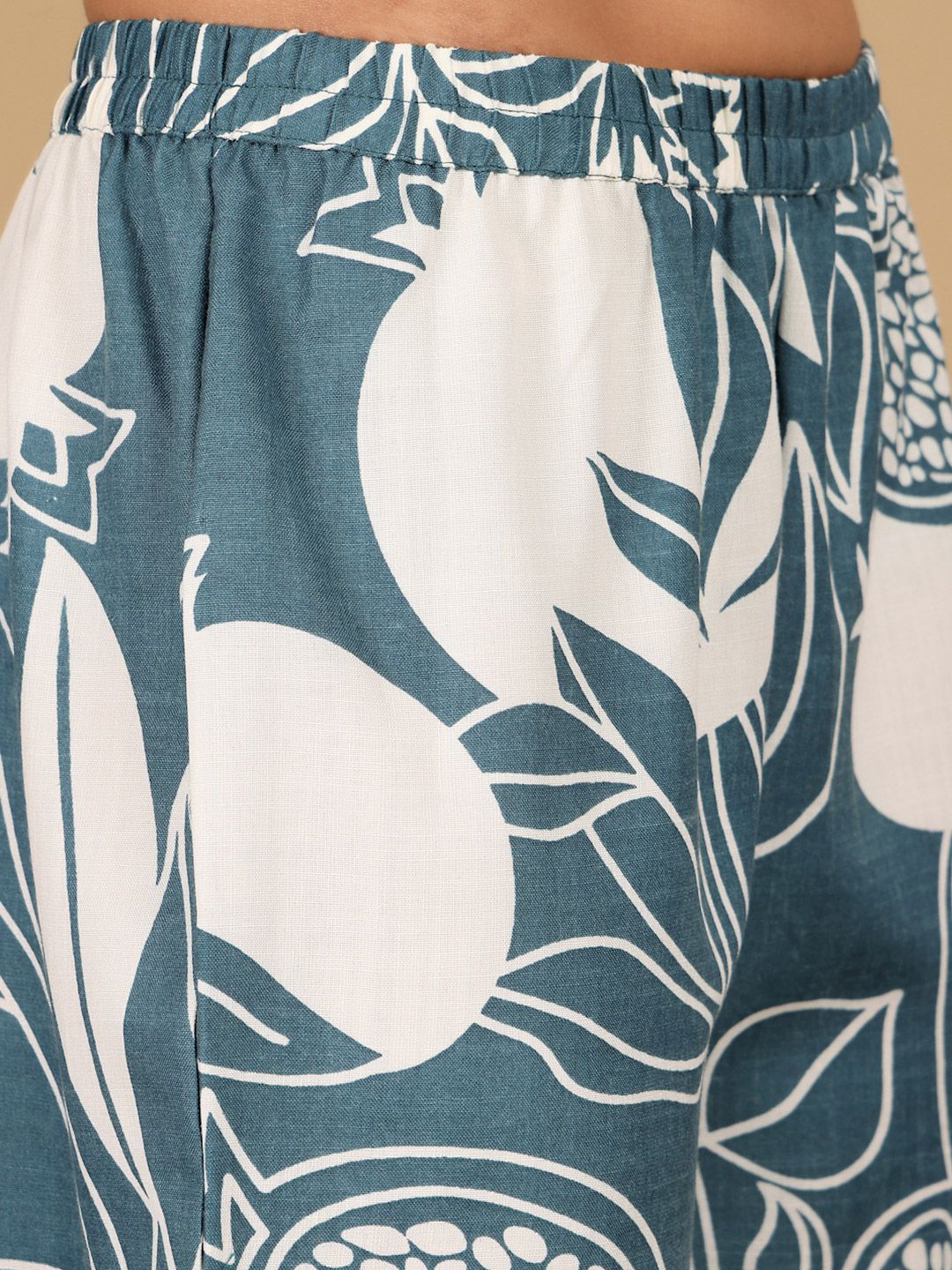 Varanga Floral Printed Round Neck Thread Work Straight Kurta With Trousers