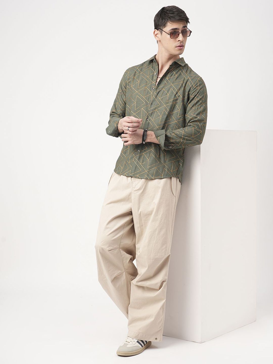VASTRADO Men Classic Slim Fit Floral Opaque Casual Shirt