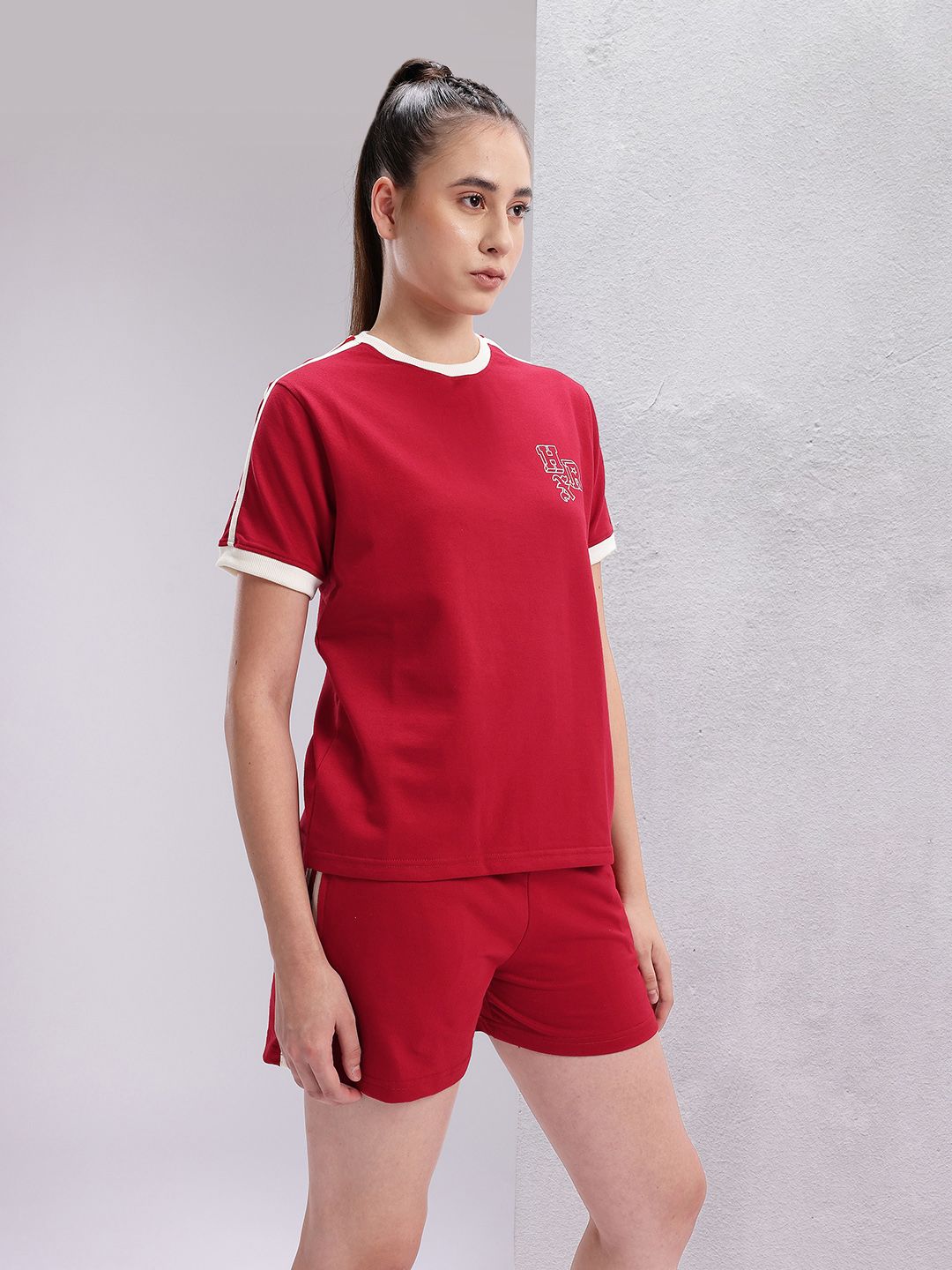 HRX by Hrithik Roshan Side Striped Detail T-shirt With Shorts