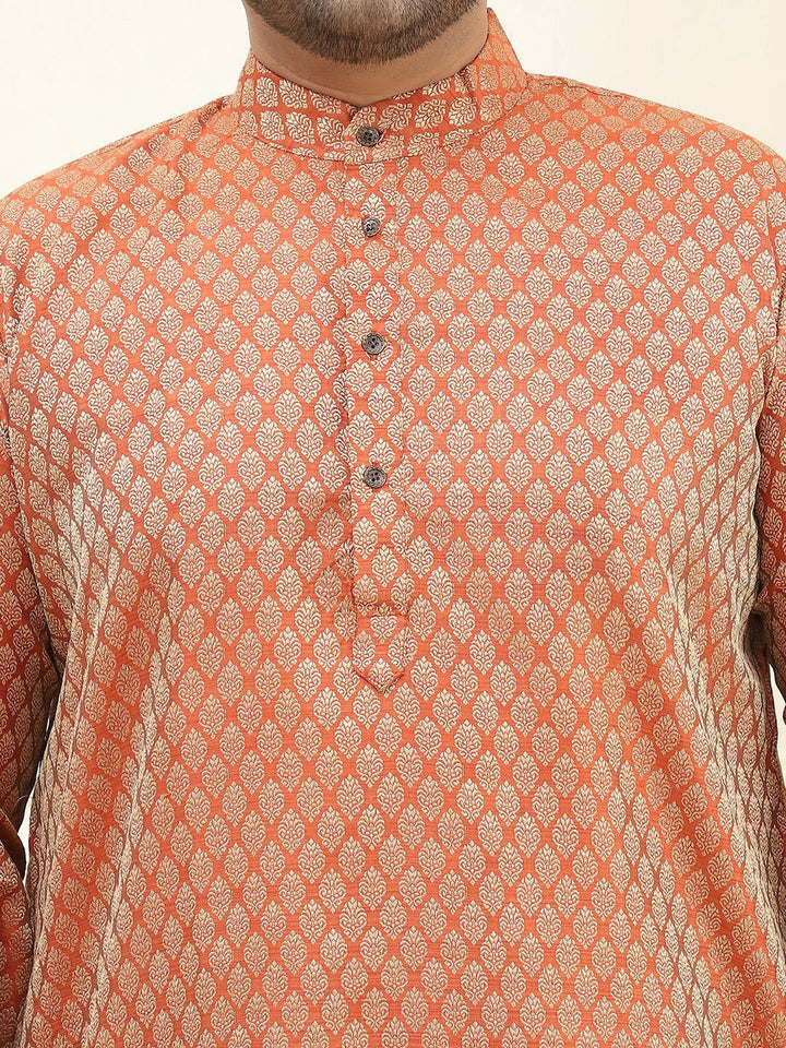 SOJANYA PLUS Lelaki Rust & Golden Jacquard Tenunan Sutera Rekaan Lurus Kurta