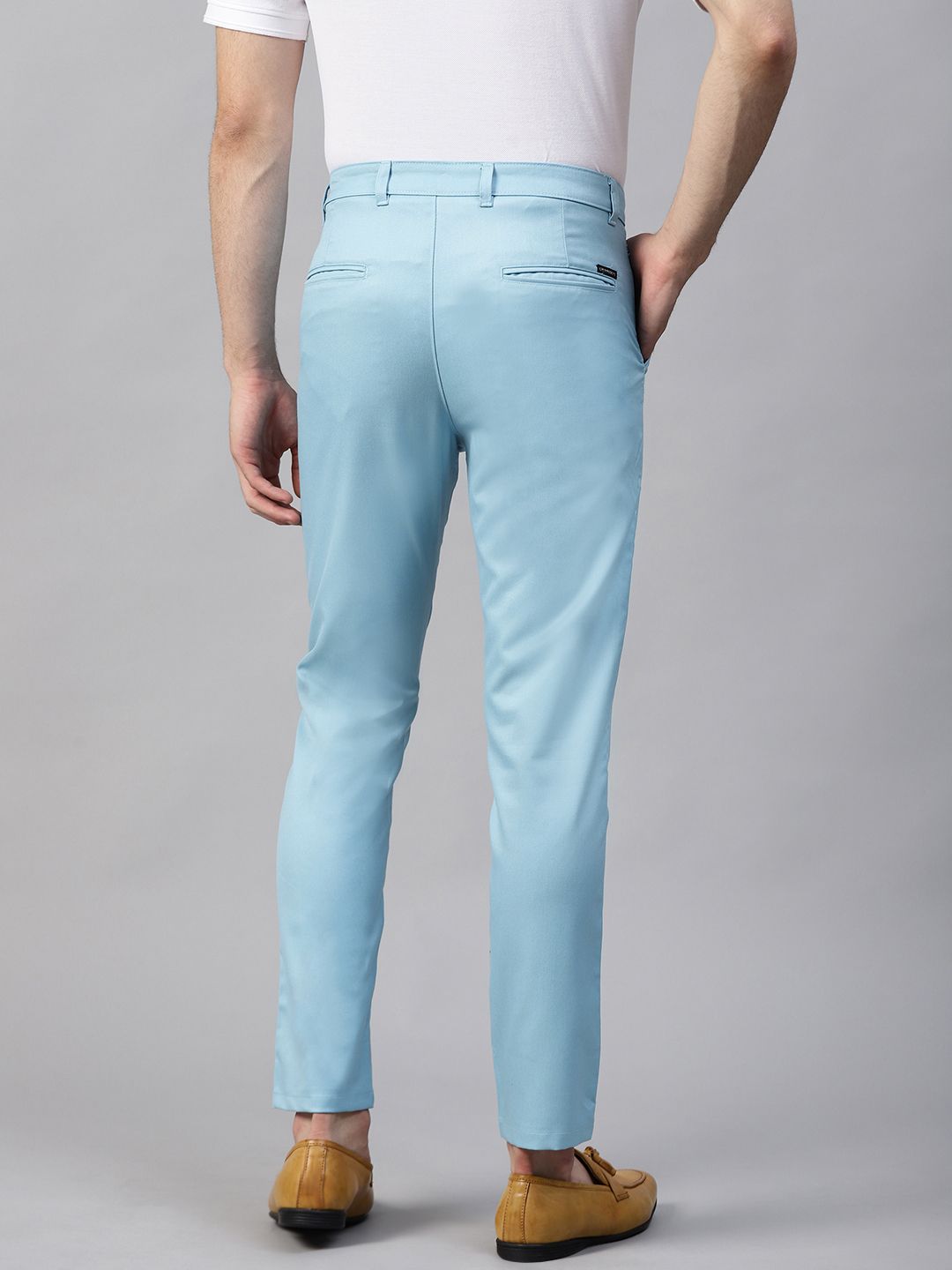 DENNISON Men Blue Smart Tapered Fit Solid Chinos
