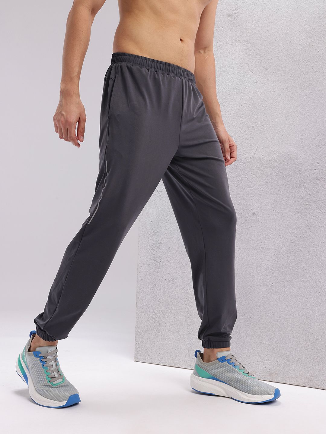 HRX by Hrithik Roshan Men Mid-Rise Rapid-Dry Training Joggers