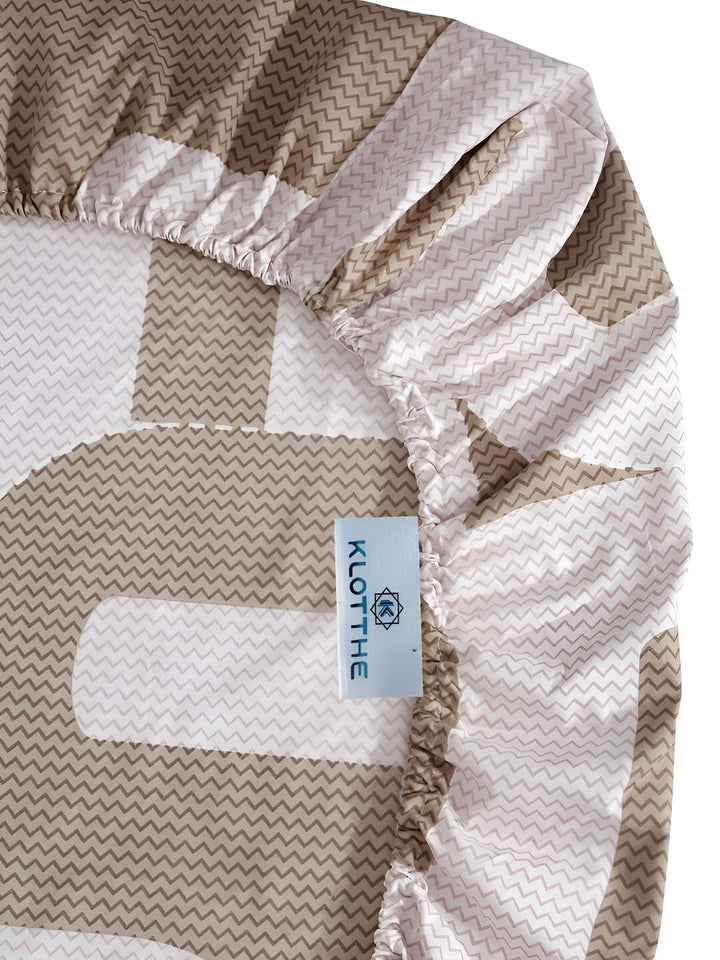 KLOTTHE Brown Abstract Printed 300TC Super King Fitted Bedsheet With 2 Pillow Covers