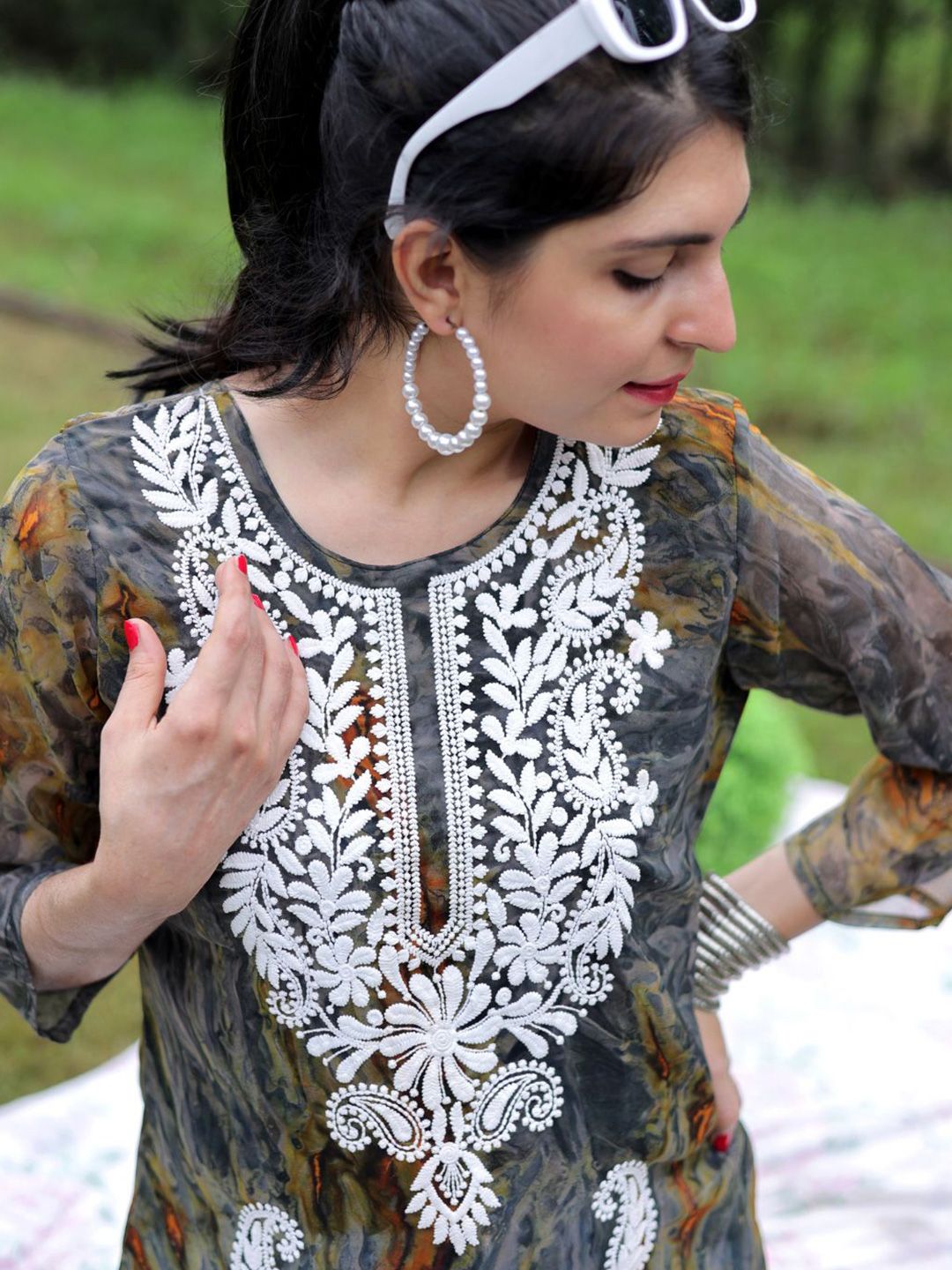 KALINI Ethnic Motifs Thread Work Chikankari Embroidery Georgette Straight Kurta
