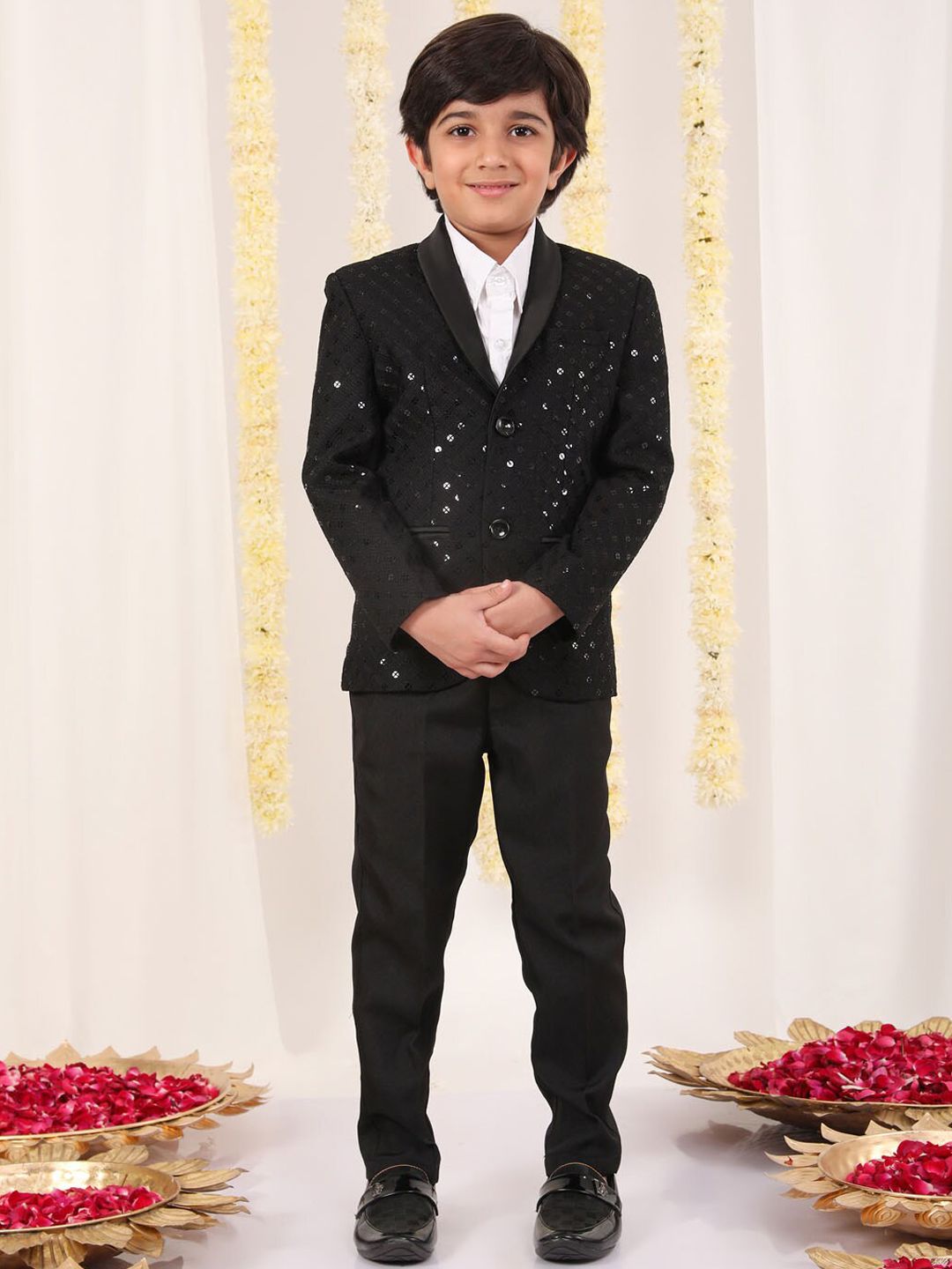 VASTRAMAY Boys Self Design Slim-Fit Single-Breasted Blazer