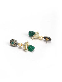 Priyaasi Gold-Plated Kundan-Studded & Pearl-Beaded Tripal-Stranded Handcrafted Jewellery Set