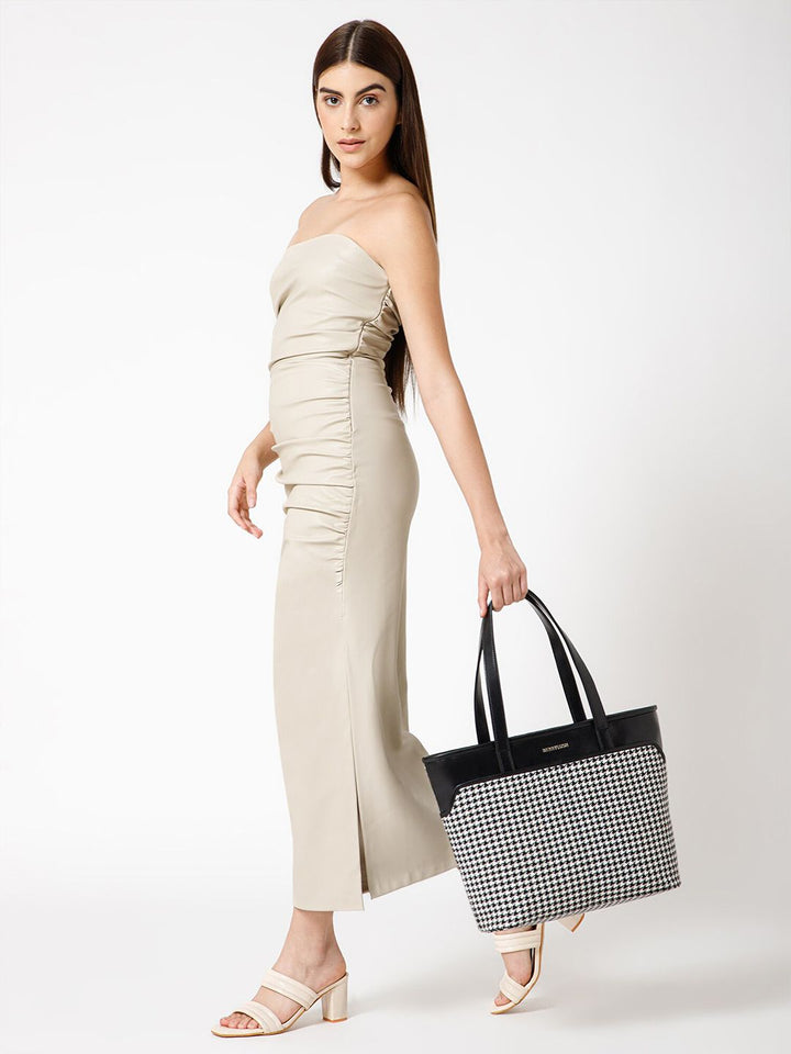 Berrylush Checked 14 Inch Laptop Shopper Tote Bag