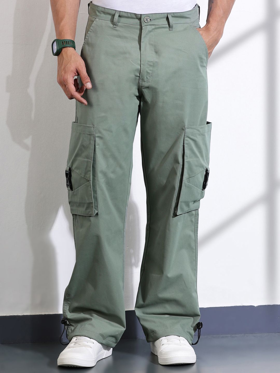 Thomas Scott Men Cotton Mid-Rise Original Cargos Trousers